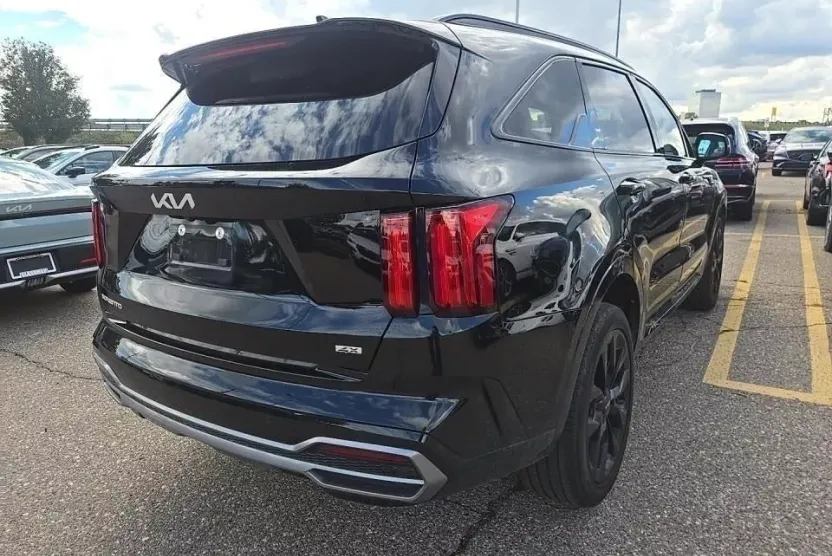 2023 Kia Sorento SX photo 1