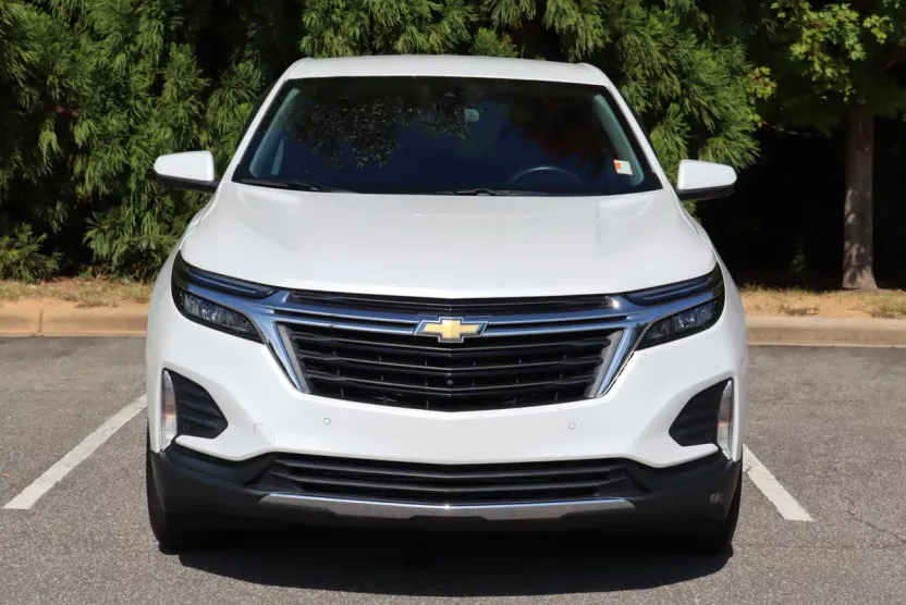2022 Chevrolet Equinox LT photo 1