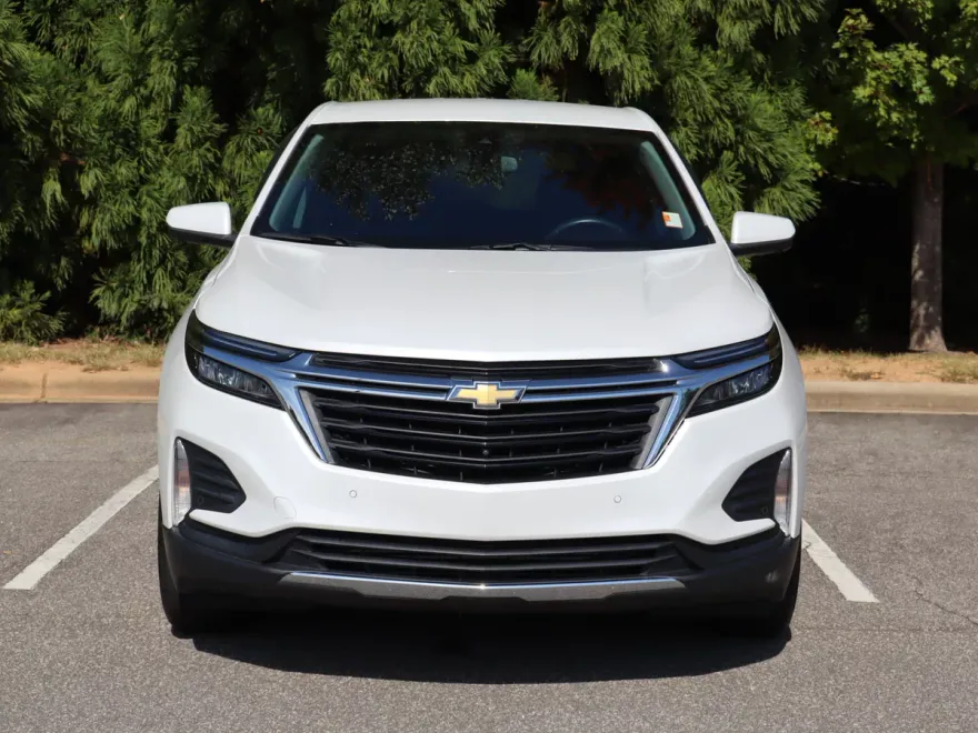 2022 Chevrolet Equinox LT photo 1