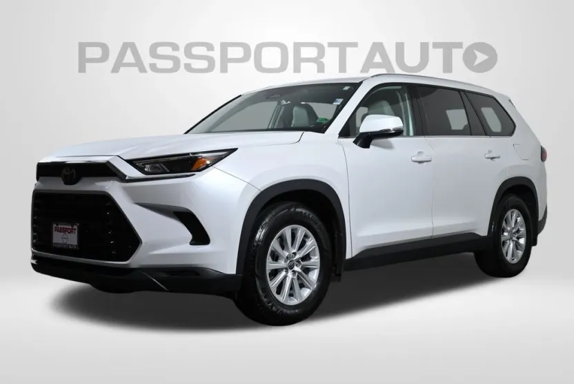 2024 Toyota Highlander Hybrid XLE photo 1