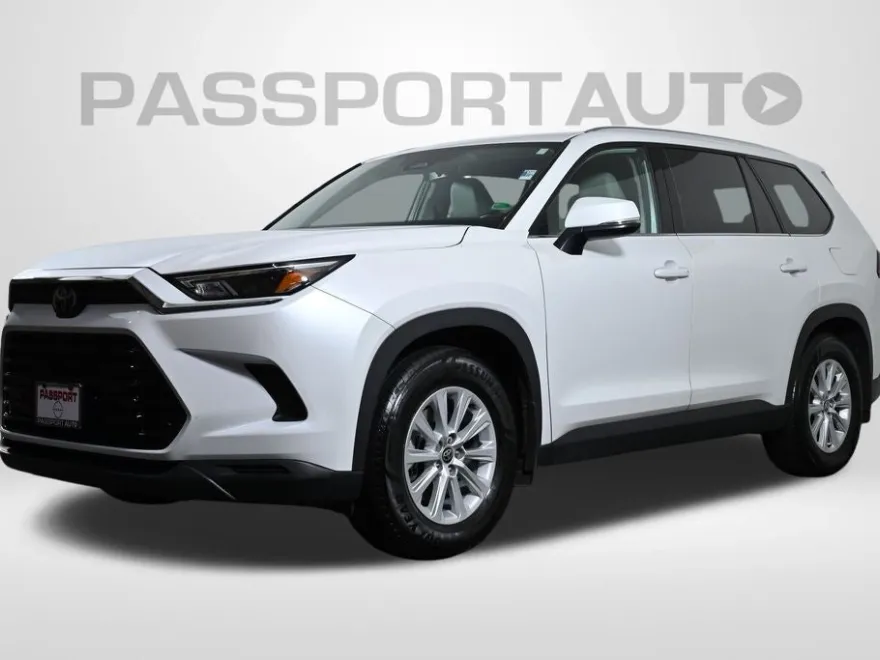 2024 Toyota Highlander Hybrid XLE photo 1