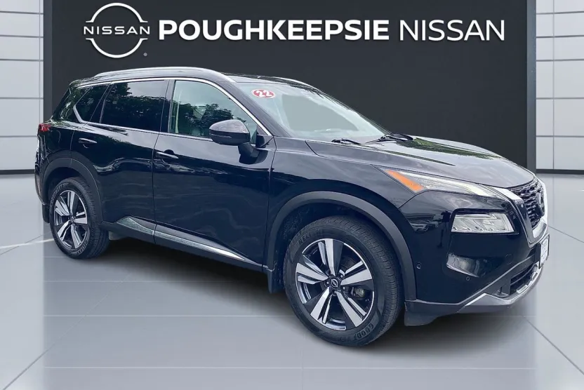2022 Nissan Rogue SL photo 1