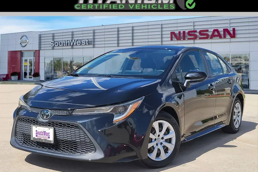2022 Toyota Corolla LE photo 1