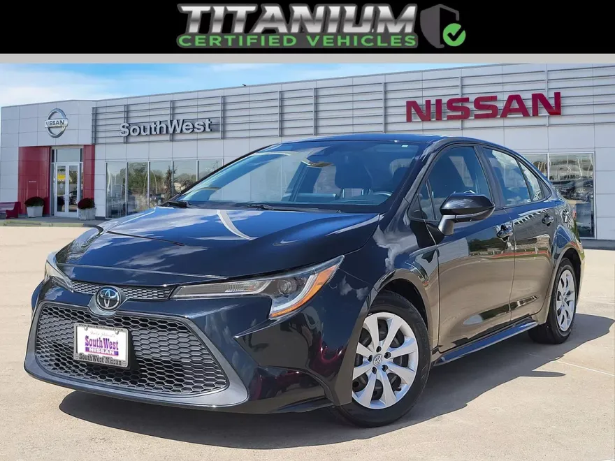 2022 Toyota Corolla LE photo 1