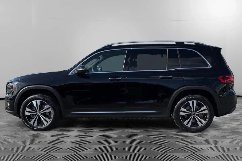 2025 Mercedes Benz GLB 250 4MATIC photo 1