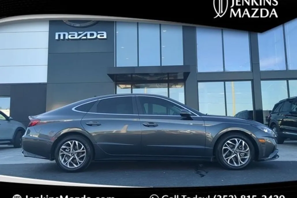 2022 Hyundai Sonata SEL photo 1