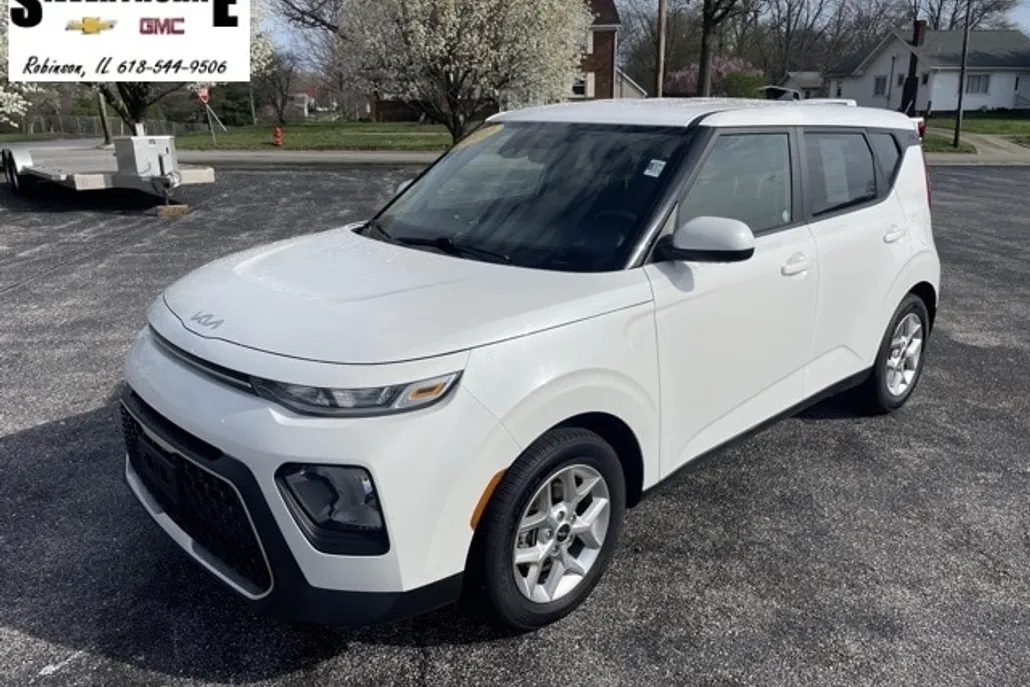 2022 Kia Soul LX photo 1
