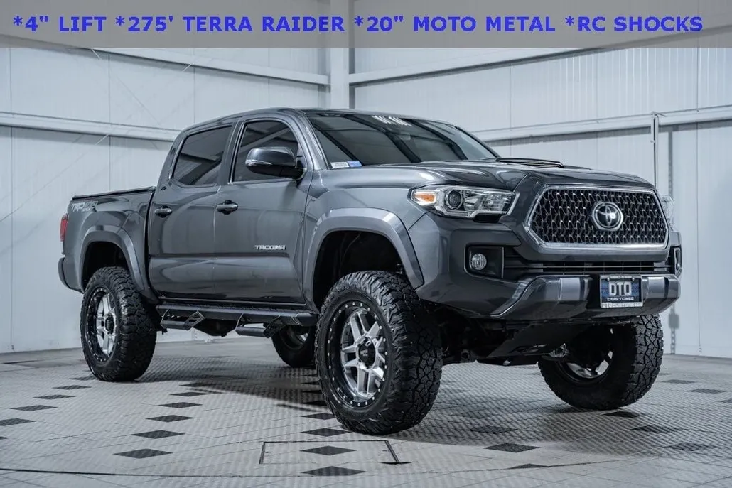 2019 Toyota Tacoma TRD Off-Road photo 1