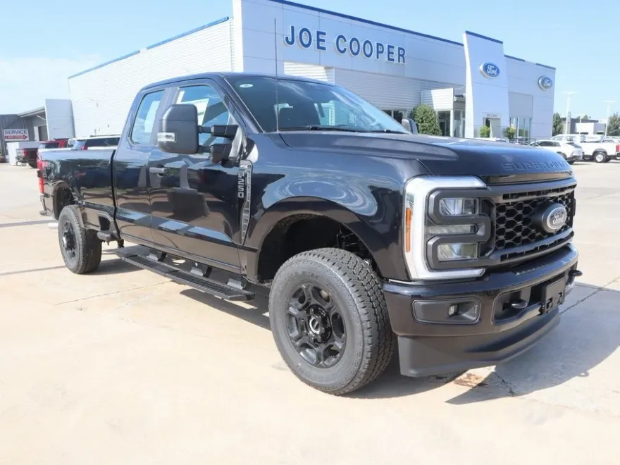 2025 Ford F-250 XL photo 1