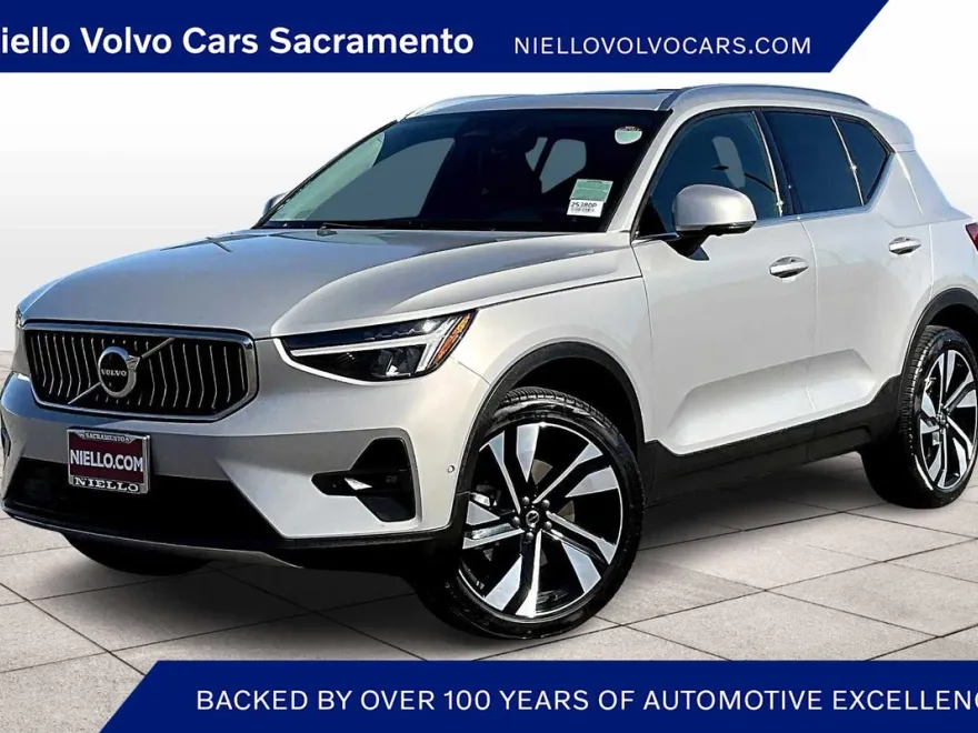 2025 Volvo XC40 Plus photo 1