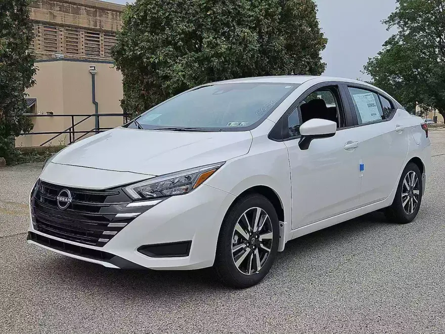 2025 Nissan Versa SV photo 1