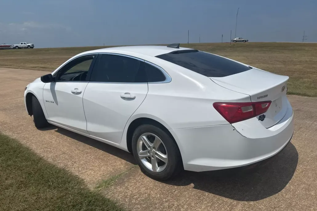 2020 Chevrolet Malibu LS photo 1