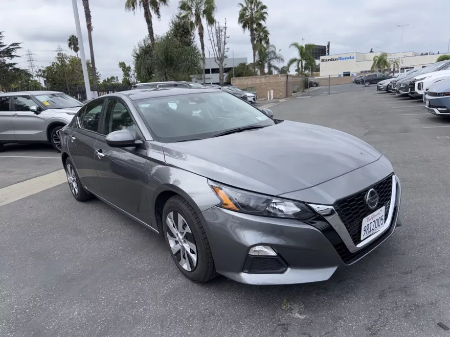 2022 Nissan Altima 2.5 S photo 1
