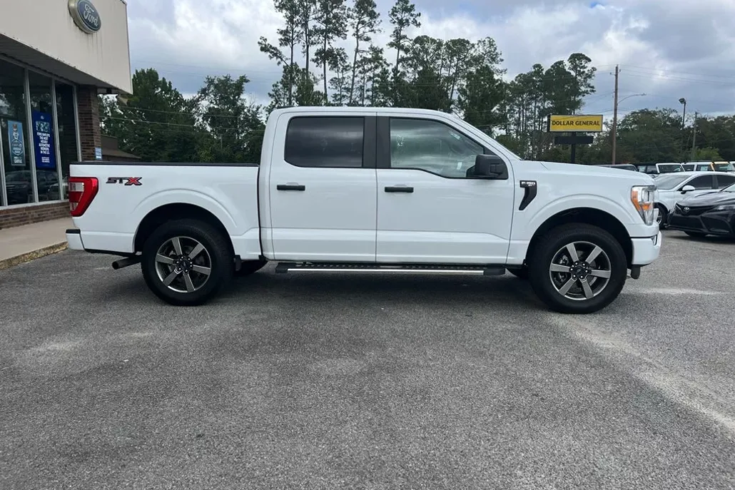 2021 Ford F-150 XL photo 1
