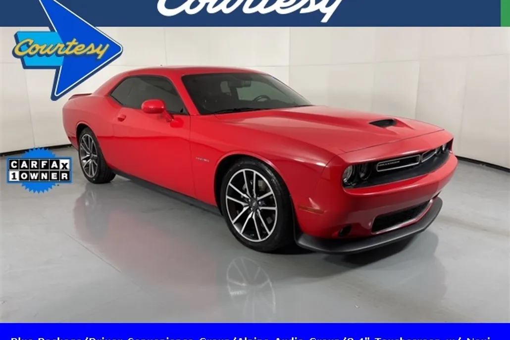 2022 Dodge Challenger R/T Plus photo 1