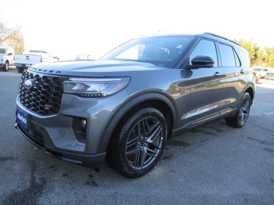2025 Ford Explorer ST photo 1