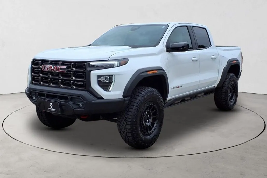 2024 Gmc Canyon AT4X photo 1