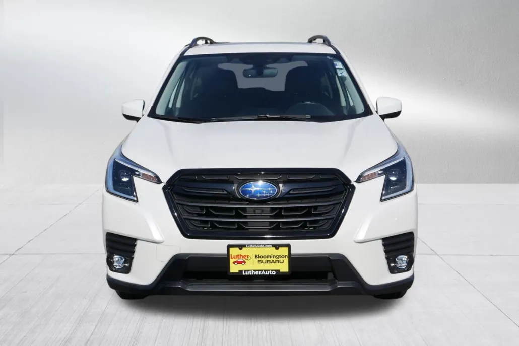 2024 Subaru Forester Premium photo 1