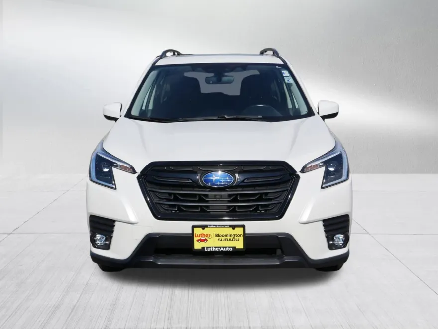 2024 Subaru Forester Premium photo 1