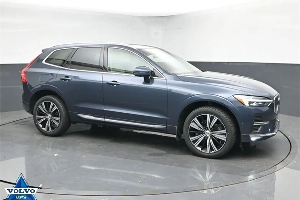 2023 Volvo XC60 B5 Plus photo 1