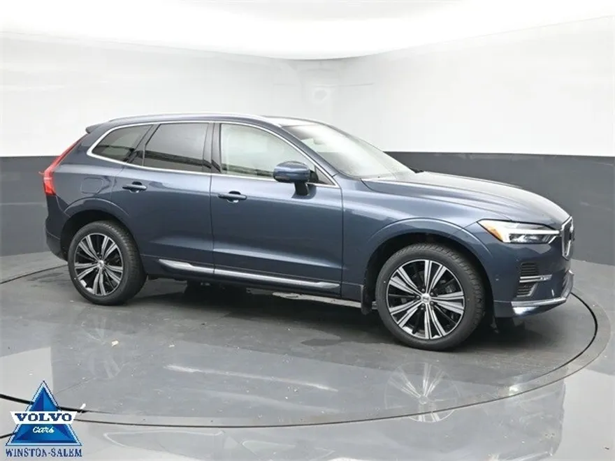 2023 Volvo XC60 B5 Plus photo 1