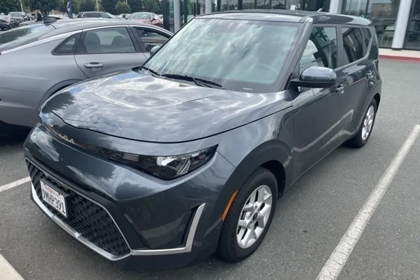 2024 Kia Soul LX S photo 1