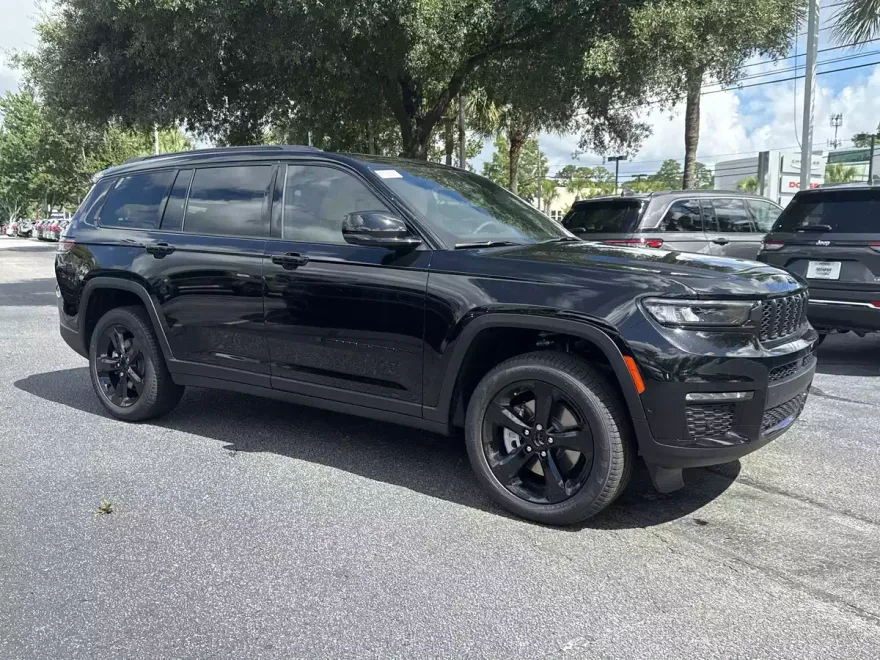 2025 Jeep Grand Cherokee Limited photo 1