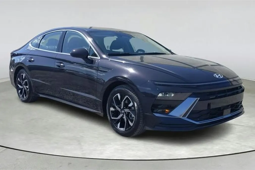 2024 Hyundai Sonata SEL photo 1