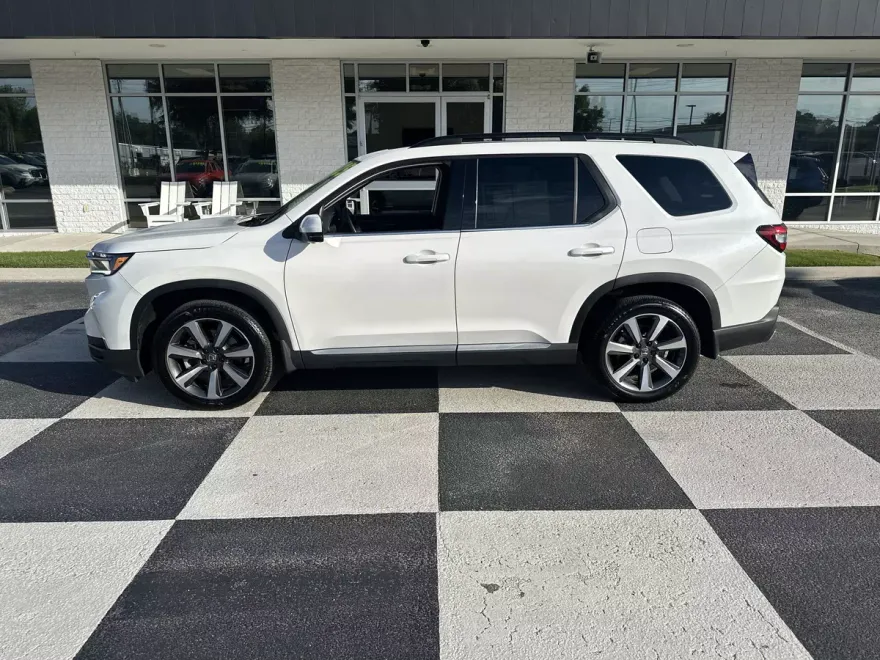 2025 Honda Pilot Elite photo 1