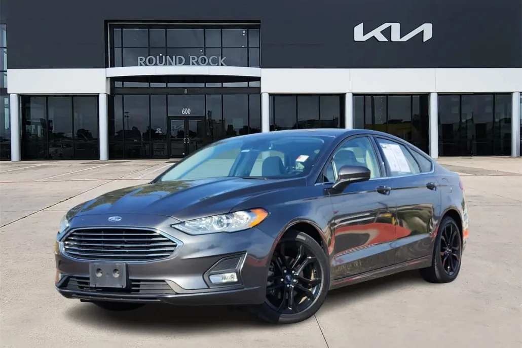 2020 Ford Fusion SE photo 1