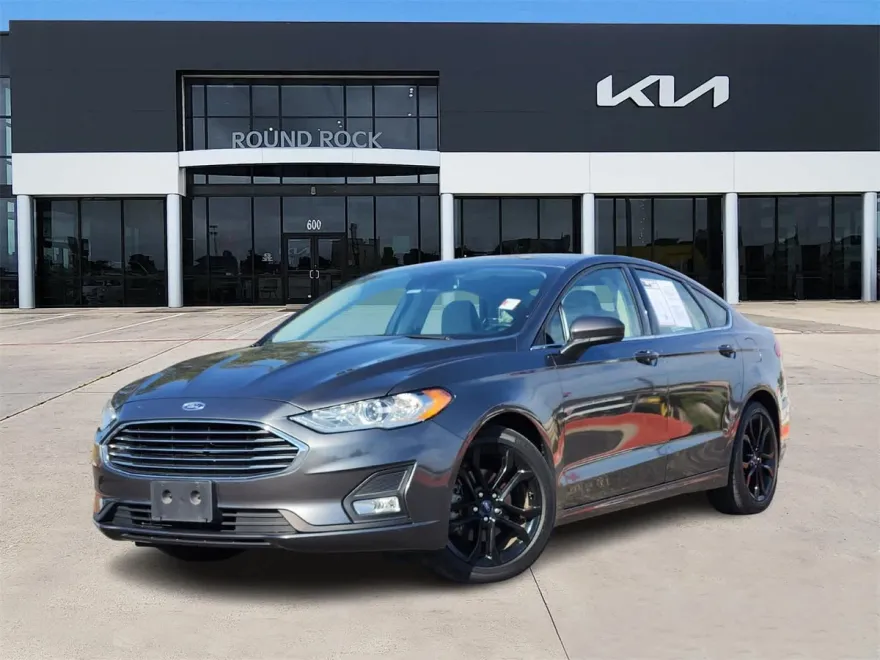2020 Ford Fusion SE photo 1