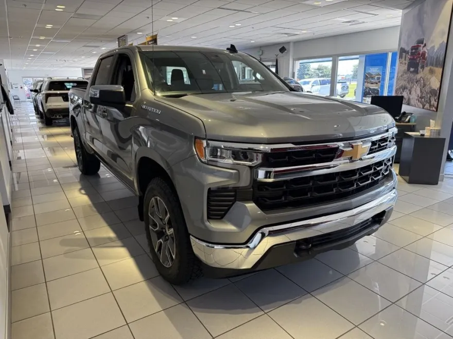 2025 Chevrolet Silverado 1500 LT photo 1