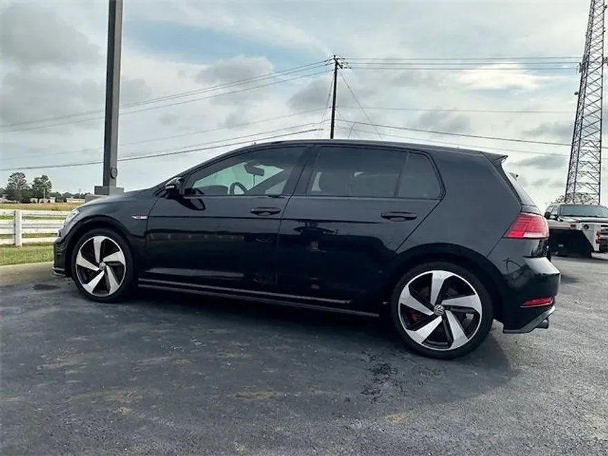 2019 Volkswagen Golf GTI Base photo 1