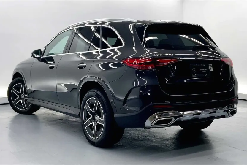 2025 Mercedes Benz GLC 300 photo 1