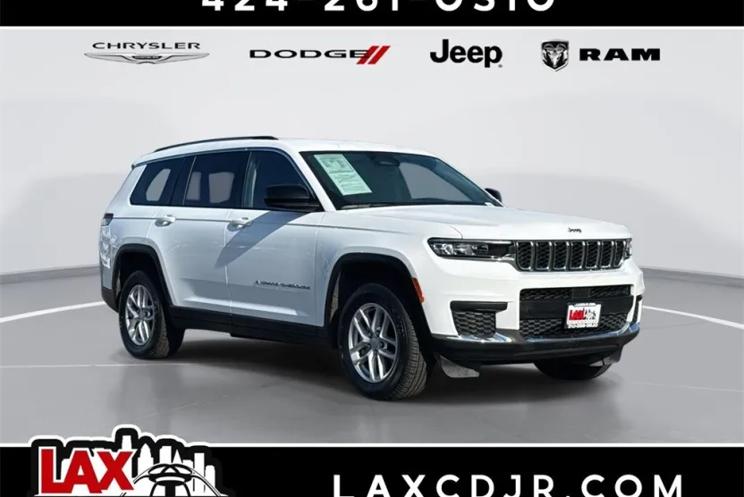 2023 Jeep Grand Cherokee Laredo Altitude photo 1