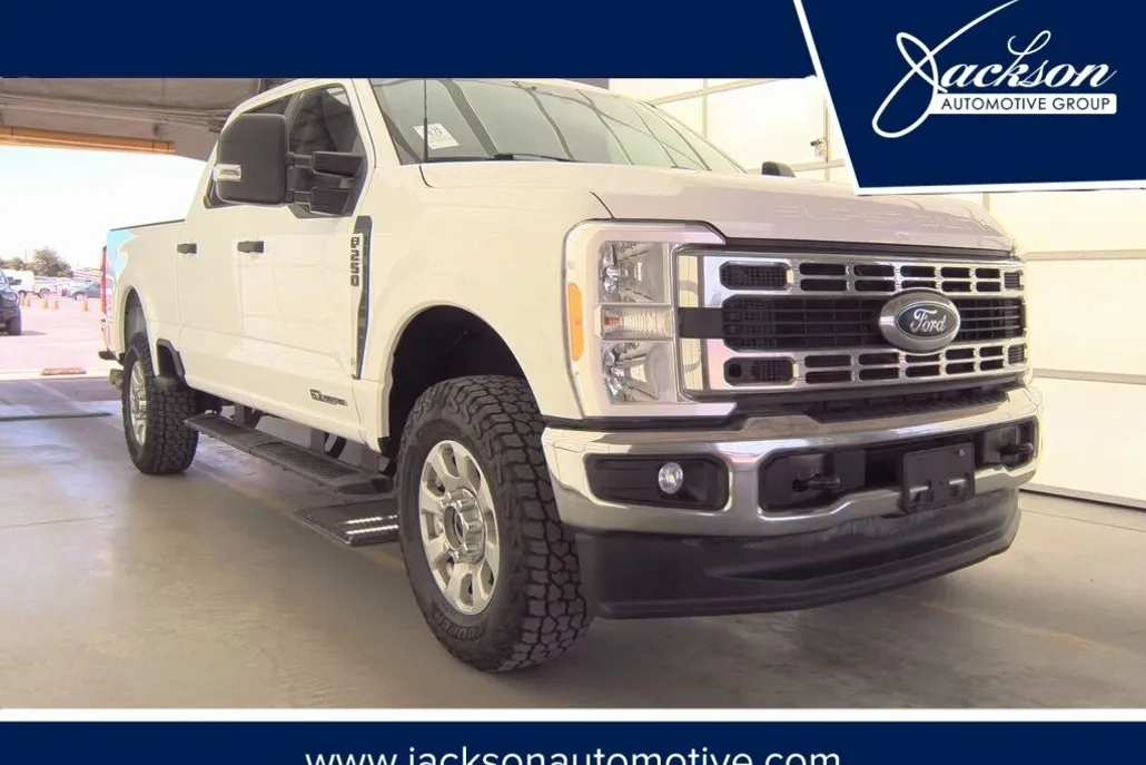 2023 Ford F-250 XLT photo 1