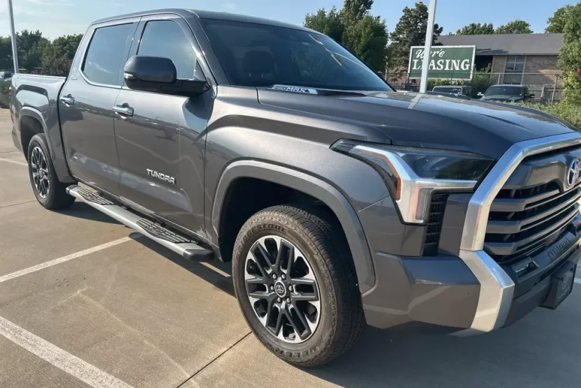 2023 Toyota Tundra Limited photo 1