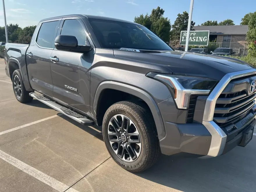 2023 Toyota Tundra Limited photo 1