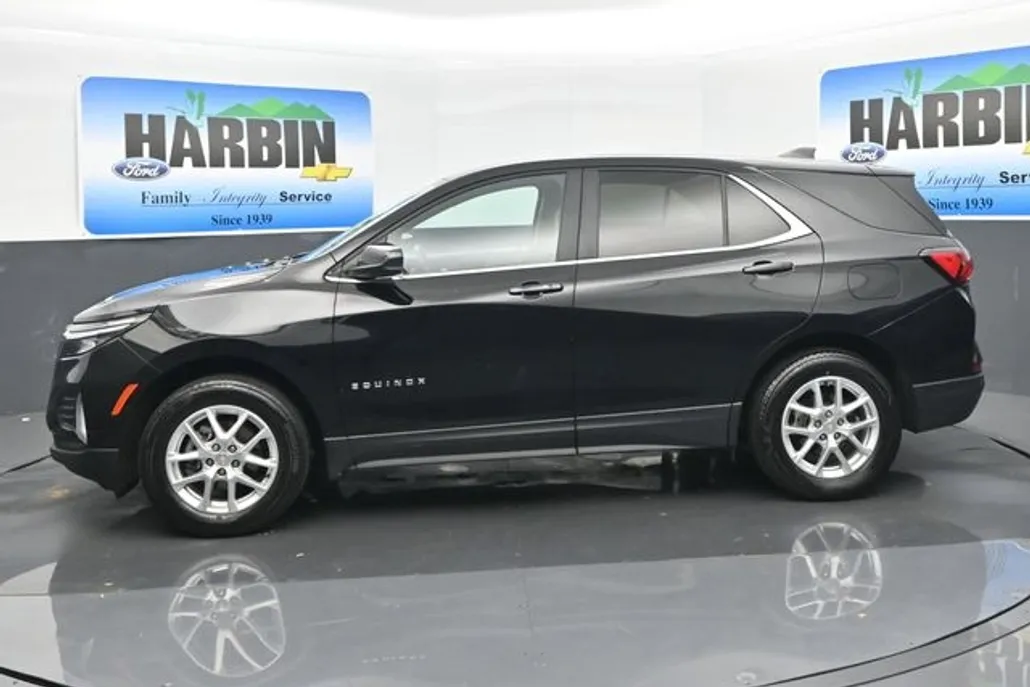 2024 Chevrolet Equinox LT photo 1