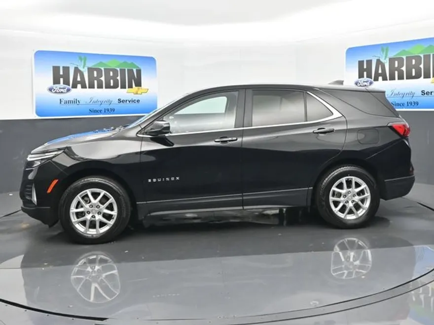 2024 Chevrolet Equinox LT photo 1