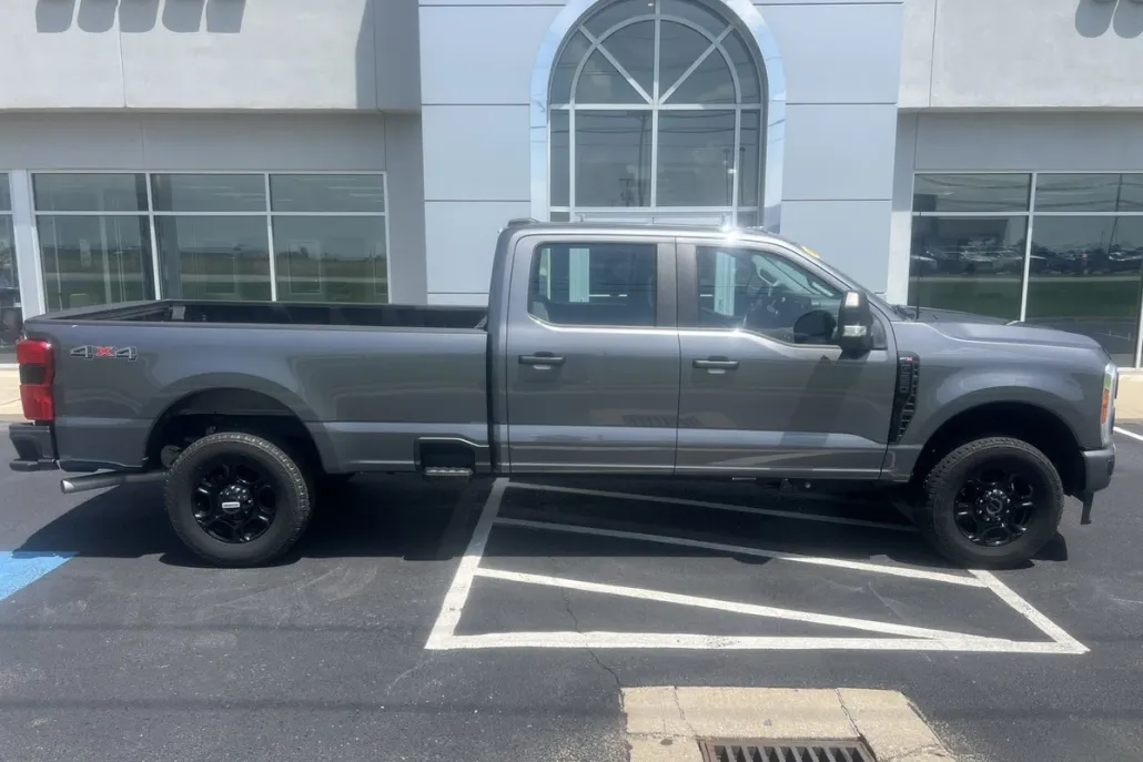 2023 Ford F-250 XL photo 1