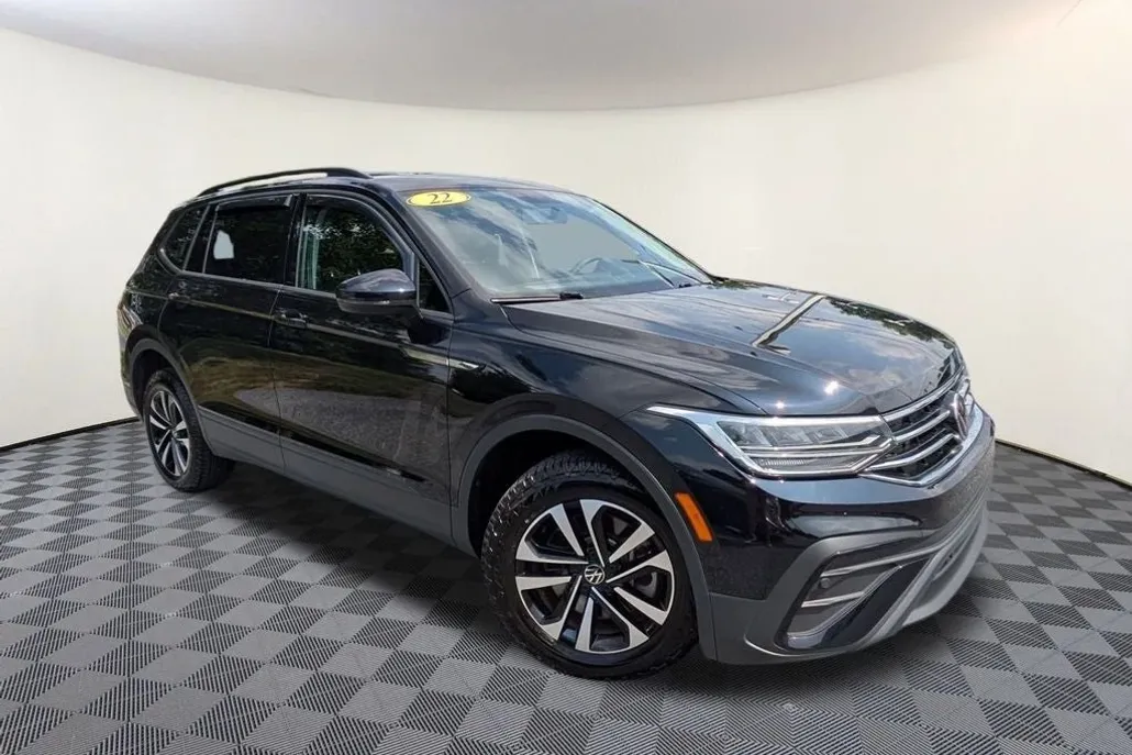 2022 Volkswagen Tiguan S photo 1