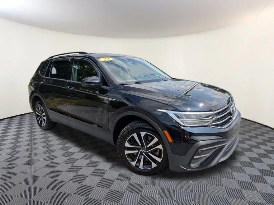 2022 Volkswagen Tiguan S photo 1
