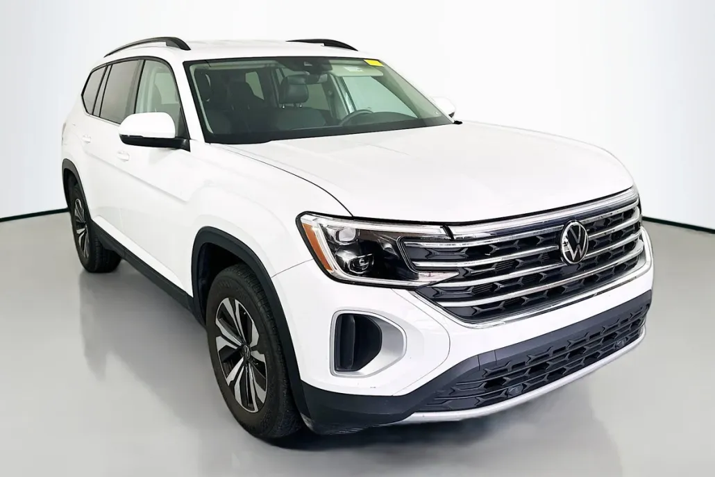 2024 Volkswagen Atlas SE photo 1