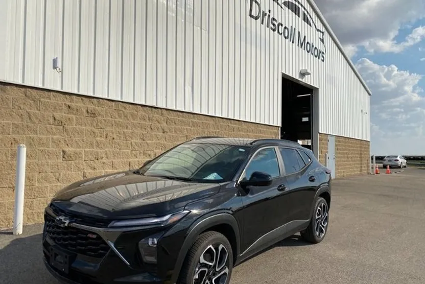 2024 Chevrolet Trax photo 1