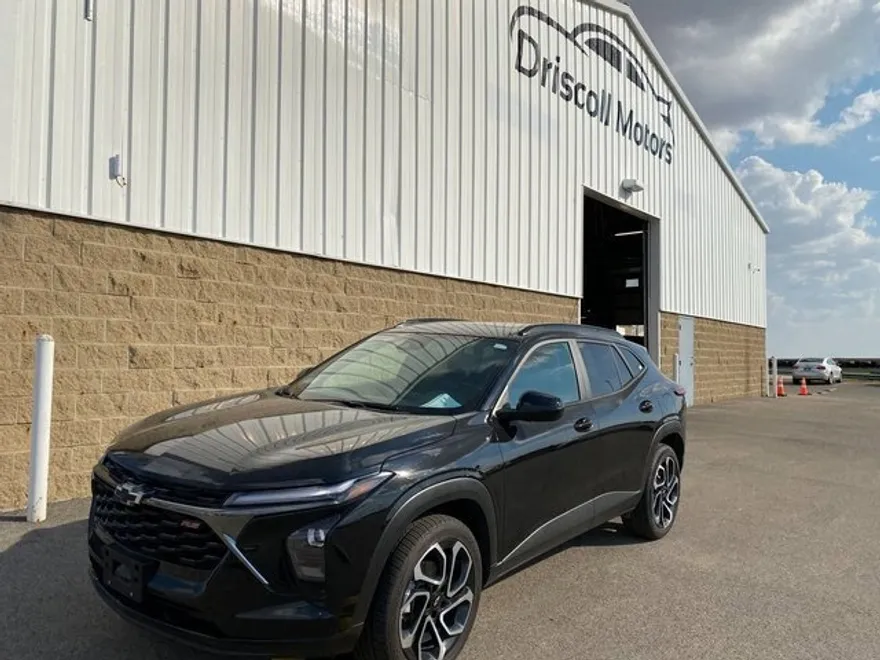 2024 Chevrolet Trax photo 1