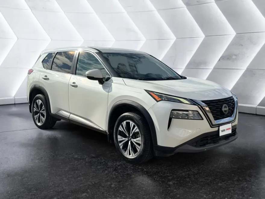 2022 Nissan Rogue SV photo 1