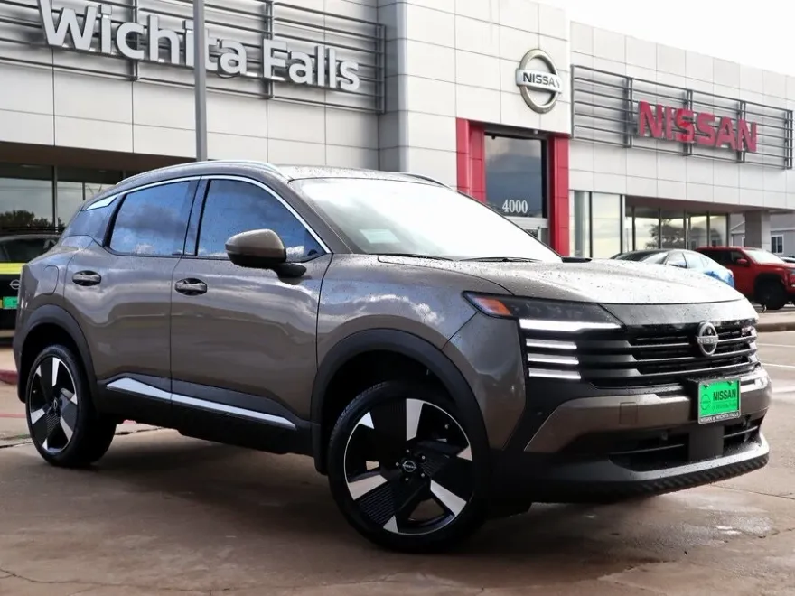 2025 Nissan Kicks SR photo 1