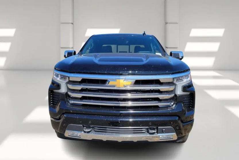 2023 Chevrolet Silverado 1500 High Country photo 1