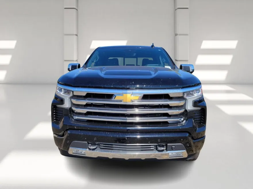 2023 Chevrolet Silverado 1500 High Country photo 1
